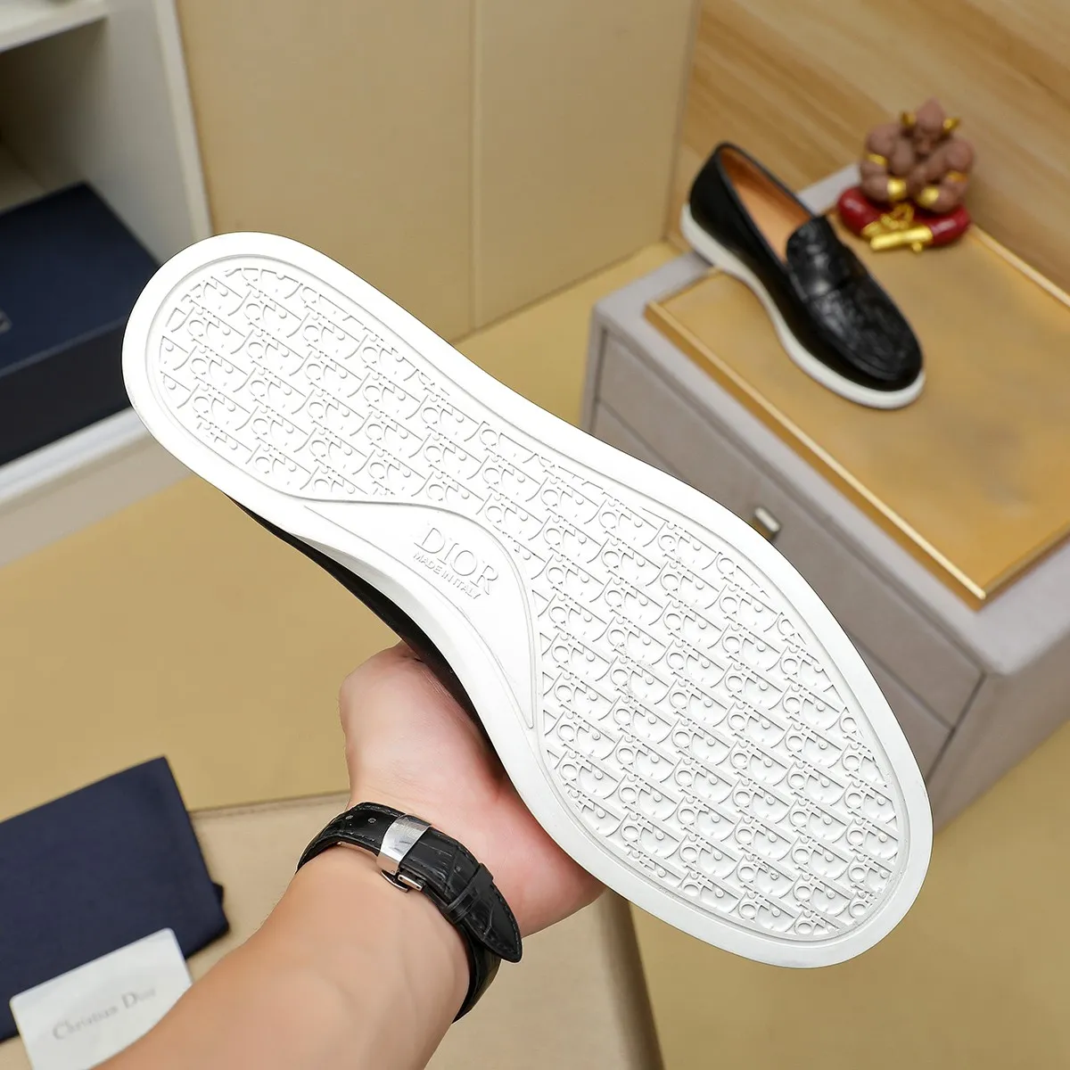 Men's clothing and shoes 💰460 💰🔥[Dior] High-end top-notch 🔝 purchasing agent 🔍🔍The latest 🇺🇸 counters are on sale simultaneously, original Italian brand · brand totem cloth sewn with brand cloth label · paired with calfskin · (high-end, nobility and class) exquisite workmanship (cow Leather lining) Sole: Original two-color sole ⚠️outsole specially provided by the original factory. Comfortable, wear-resistant, non-slip, real-life photoshoot🎬The real thing is more beautiful🔍Color: Color optional💕💕Number of yards: 39-44 (customized at 38.45.46)...